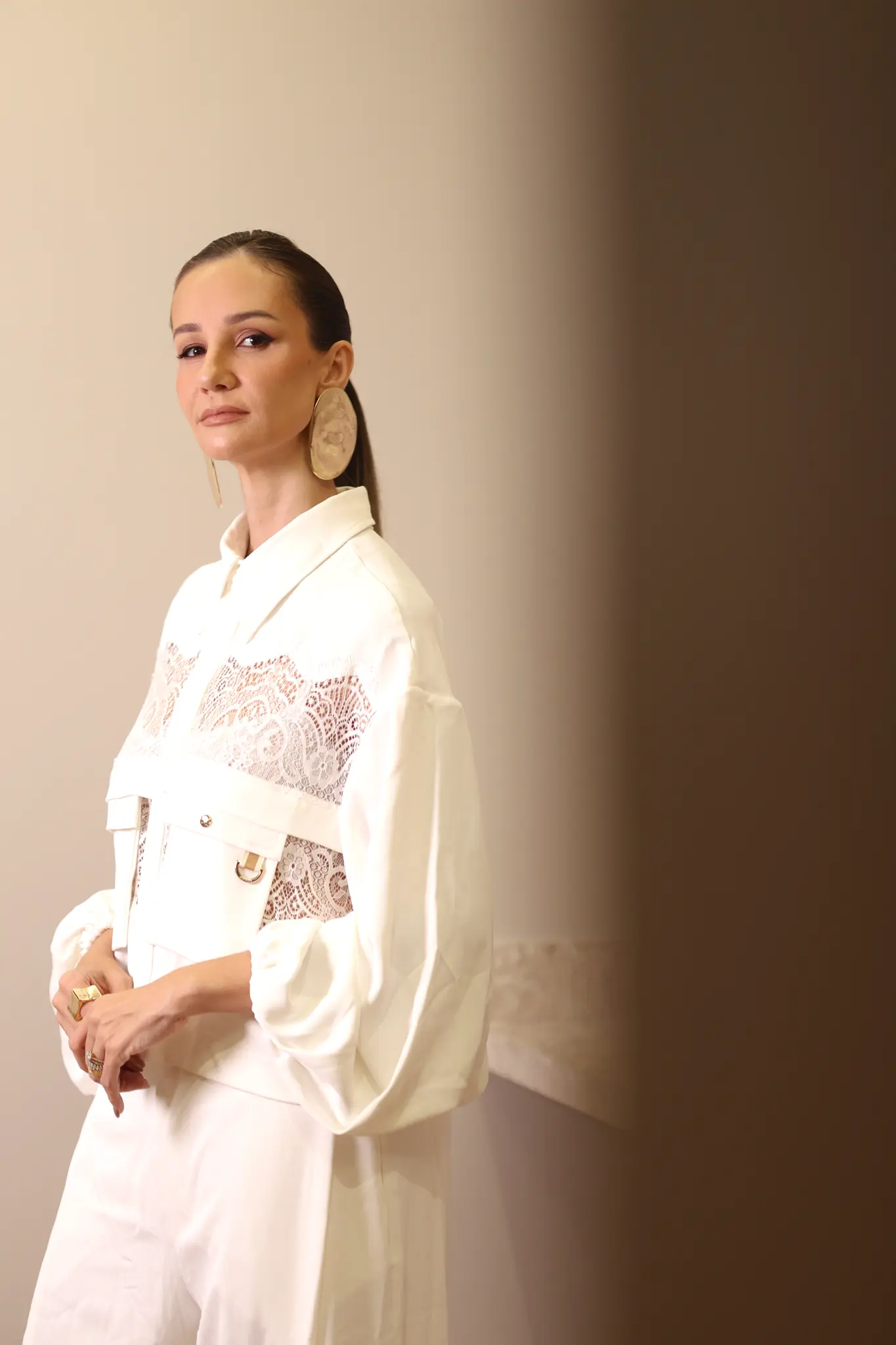 Dra. Kenya Gandra, dermatologista da Essence Clínica.